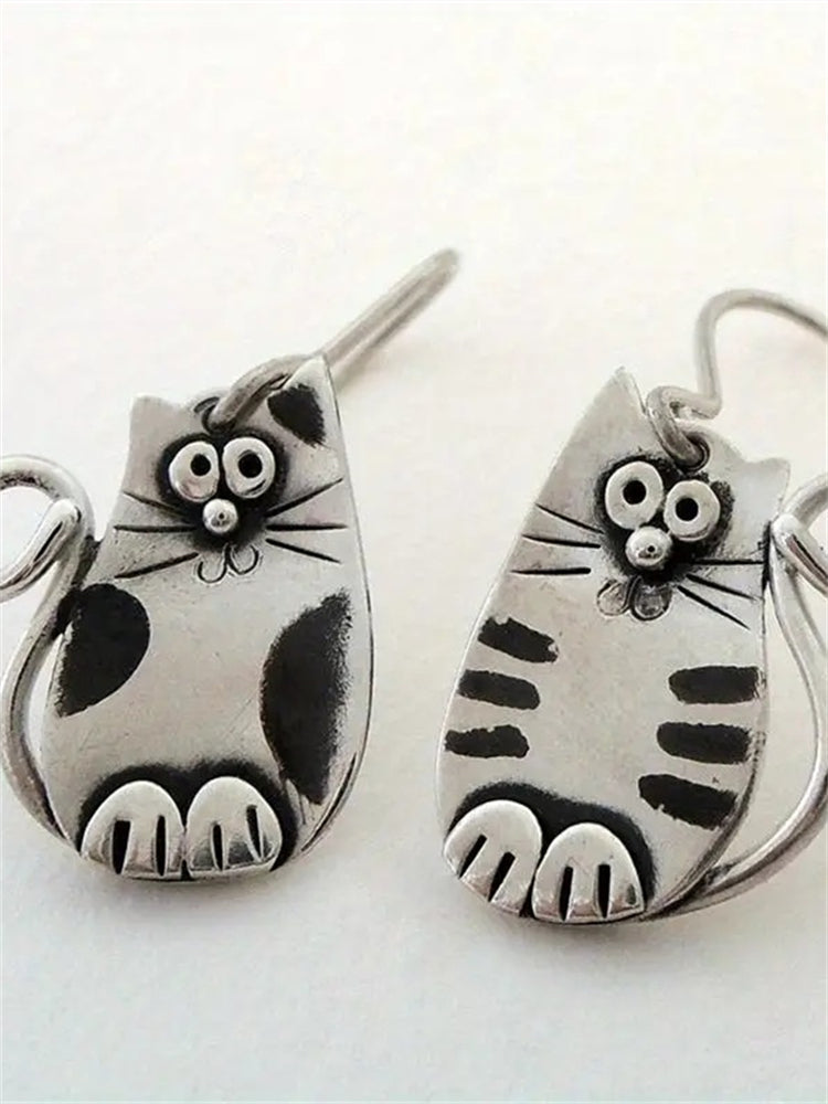Comstylish Vintage Cats Silver Carved Art Earrings