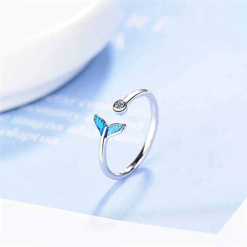 Classic Silver Ring with Timeless Appeal