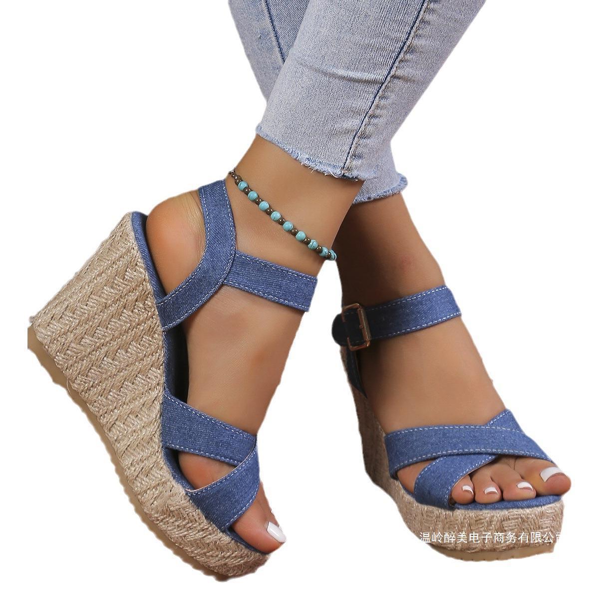 Graceful Orthopedic Sandals for Modern Look