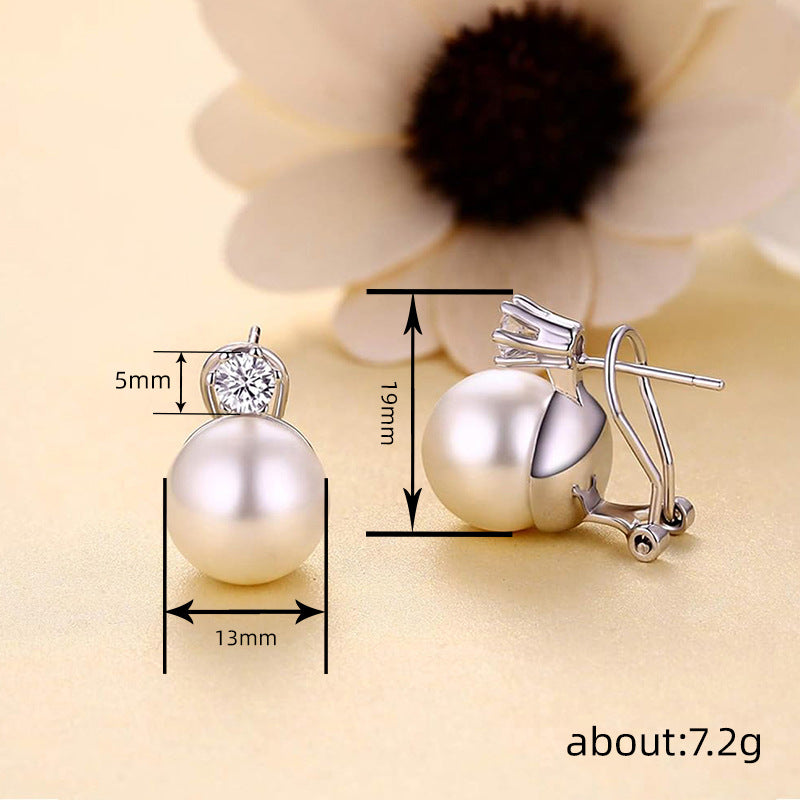 Charming Pearl Earring for Any Occasion