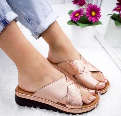 LM | Stylish platform sandals with crossed straps
