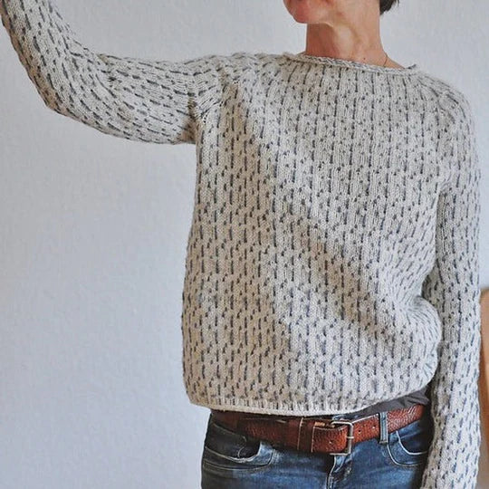 LM | Chic gray sweater with round neckline
