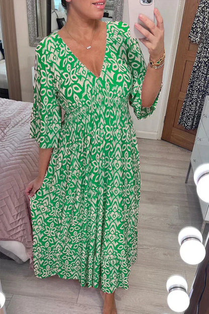 LM | Casual floral dress with V-neckline