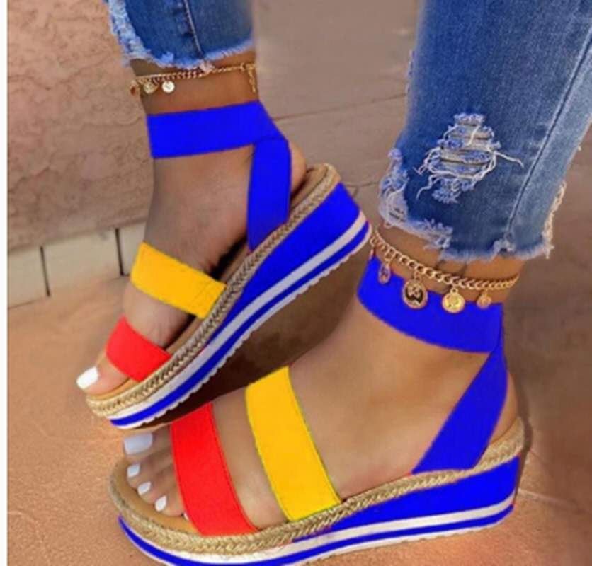 Chic Orthopedic Sandals with Unique Design