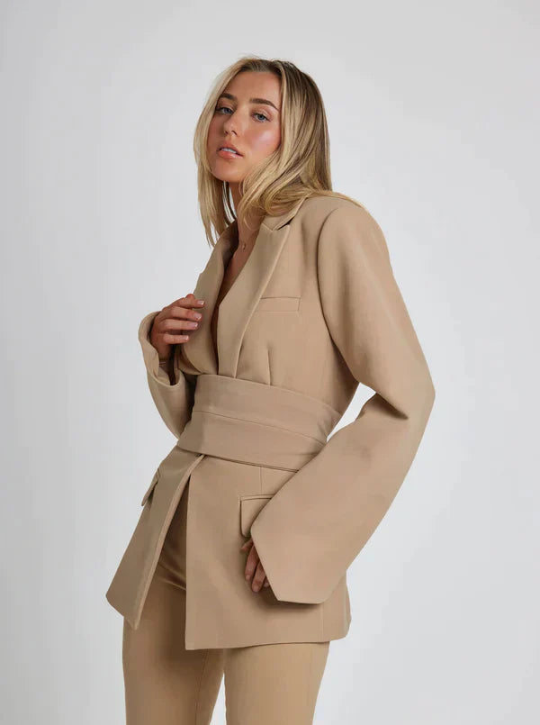 LM | Blazer with belt