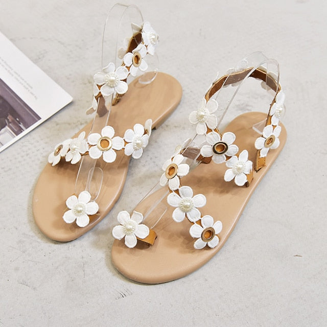 LM | Elegant lace sandals