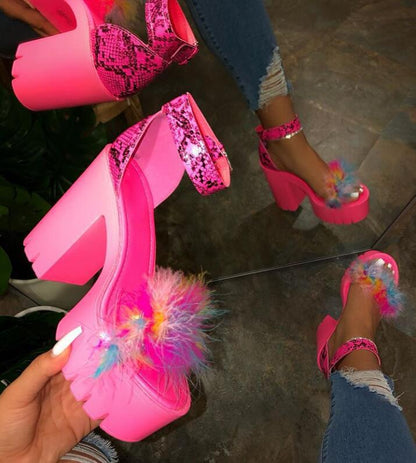 Chic Orthopedic Sandals with Unique Design