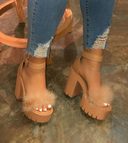 Chic Orthopedic Sandals with Unique Design