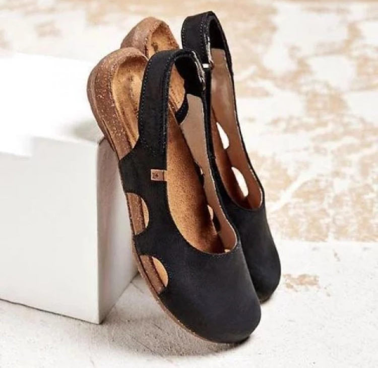 LM | Sandals with sling-back straps