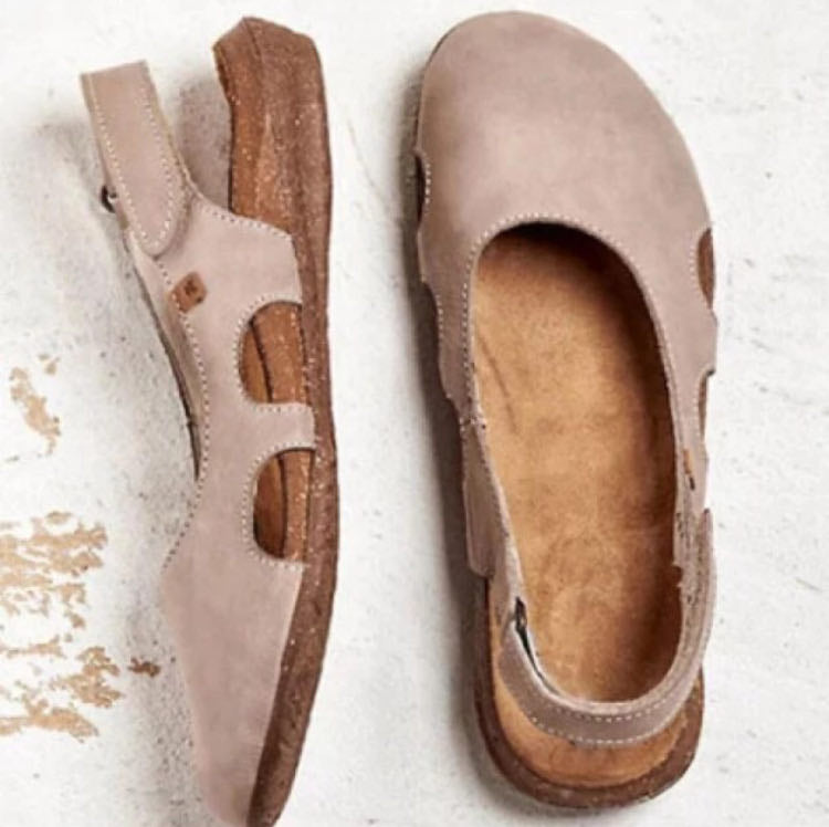 LM | Sandals with sling-back straps