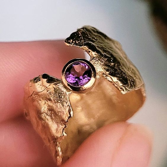 Stunning Gold Ring for Daily Wear