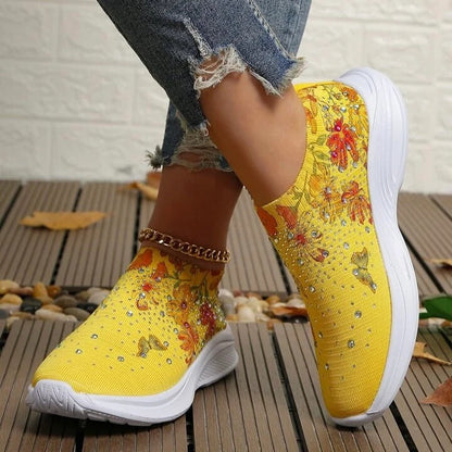 LM | Stylish, breathable slip-on sneakers