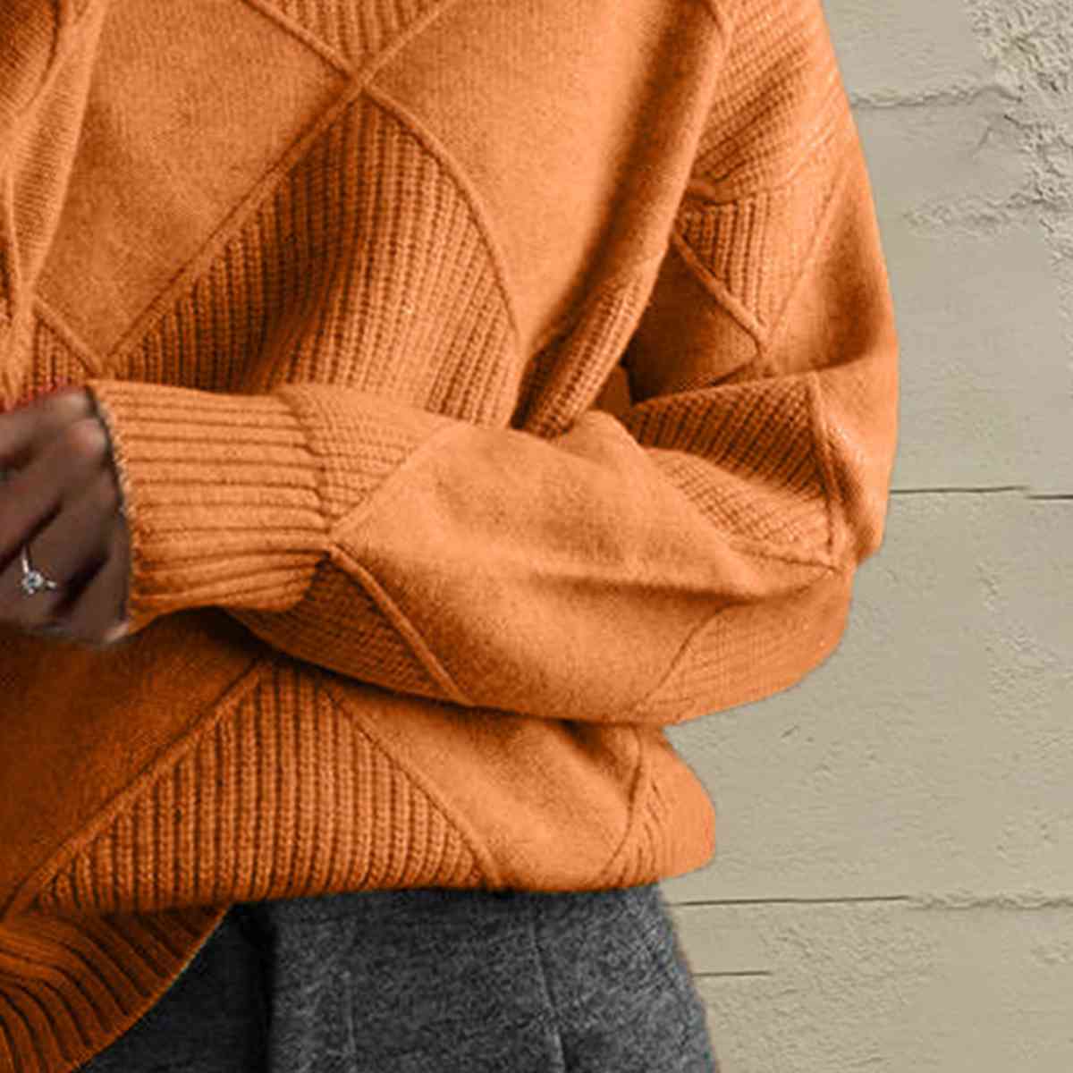 LM | Versatile and comfortable sweater