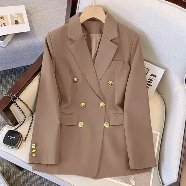LM | White jacket with gold buttons