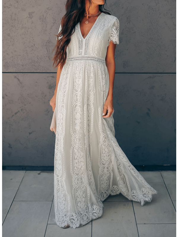 LM | Long lace dress with short sleeves and V-neckline