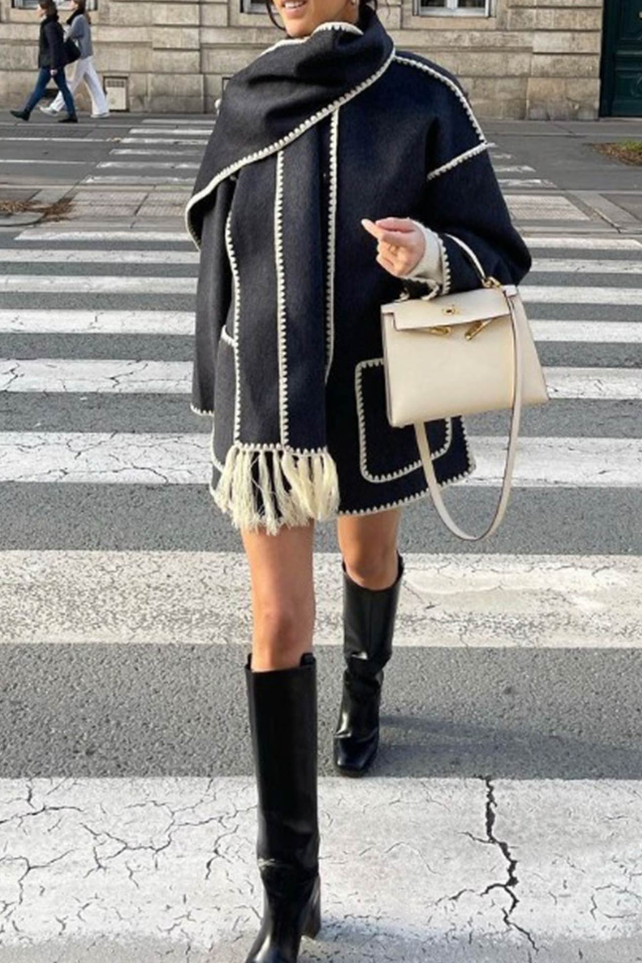 LM | Modern and fashionable coat