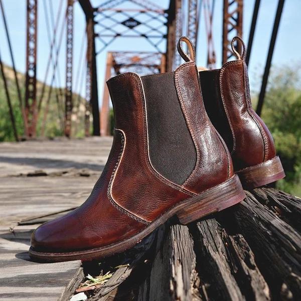LM | Fashionable supportive orthopaedic shoes