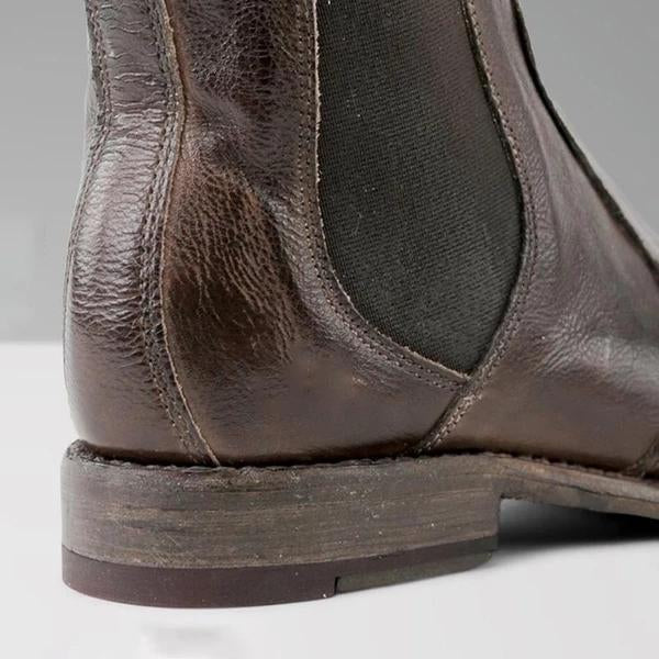 LM | Fashionable supportive orthopaedic shoes