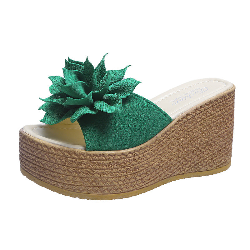 Graceful Orthopedic Sandals for Modern Look