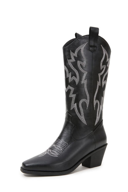 Graceful Orthopedic Boots for Modern Look