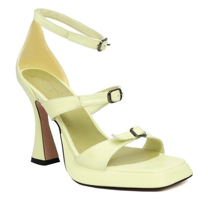 Chic Orthopedic Sandals with Unique Design
