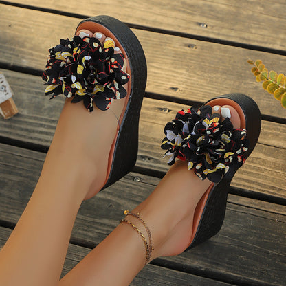 Chic Orthopedic Sandals with Unique Design
