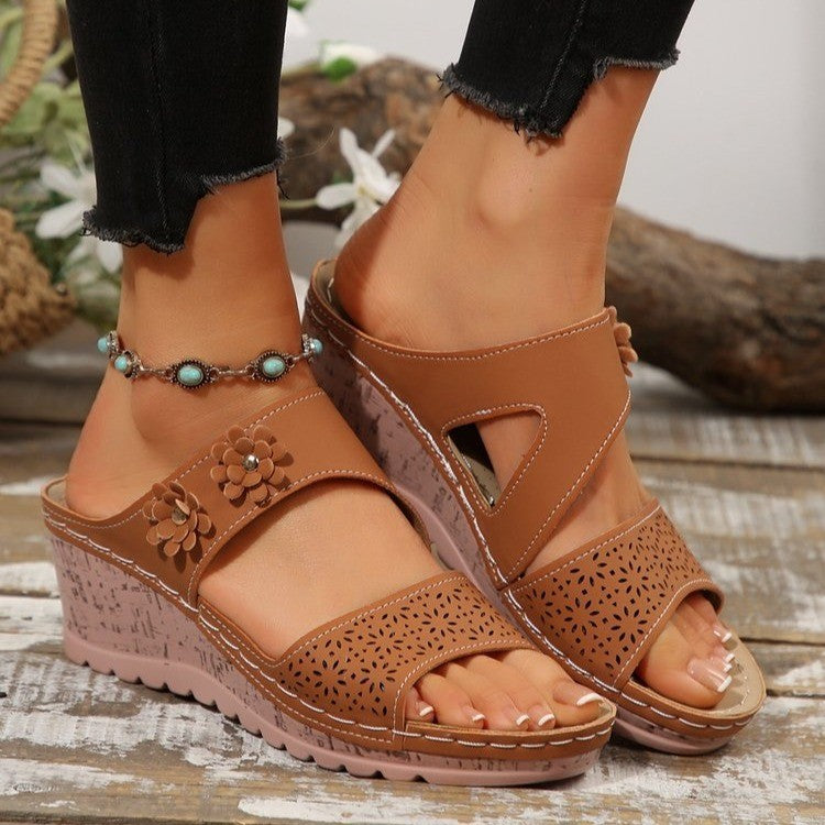 Chic Orthopedic Sandals with Unique Design