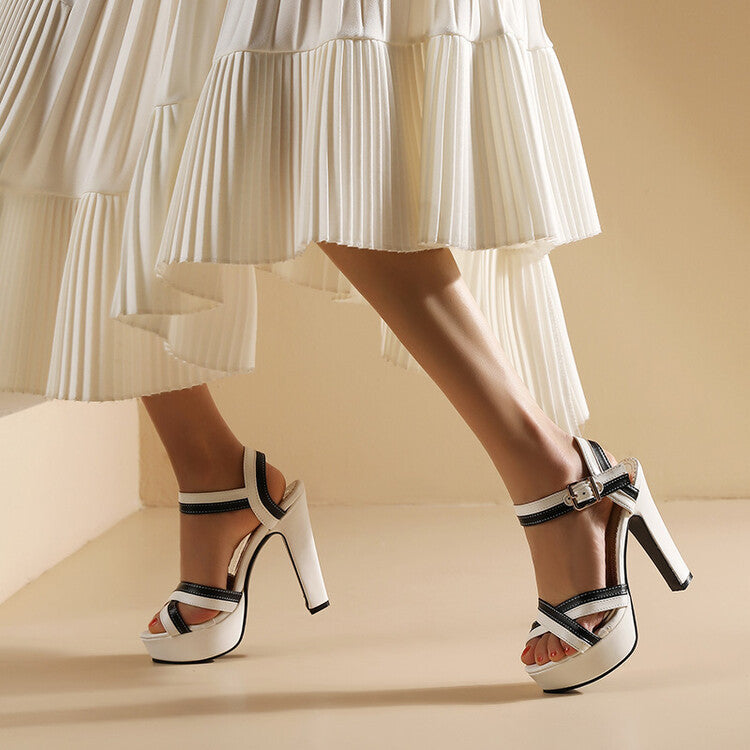 Graceful Orthopedic Sandals for Modern Look