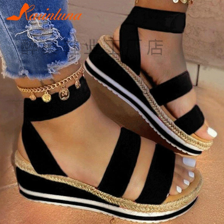 Chic Orthopedic Sandals with Unique Design