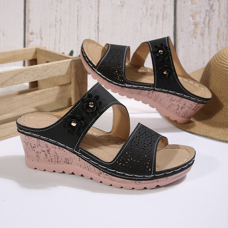 Chic Orthopedic Sandals with Unique Design
