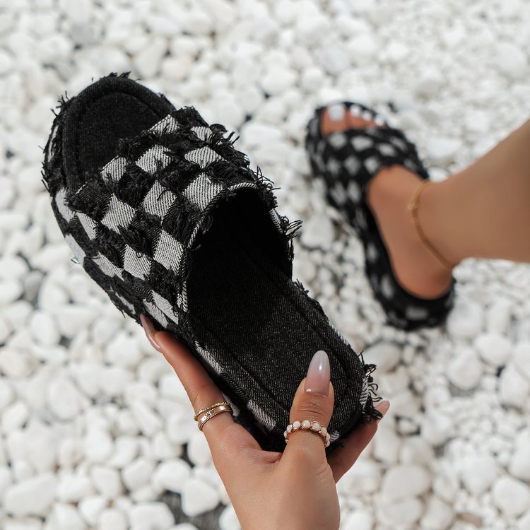 Graceful Orthopedic Sandals for Modern Look