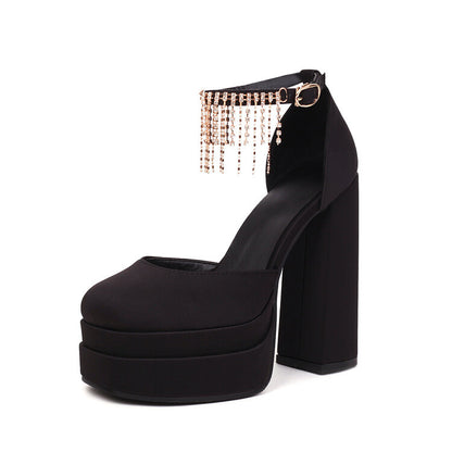 Graceful Orthopedic Sandals for Modern Look