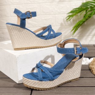 Graceful Orthopedic Sandals for Modern Look