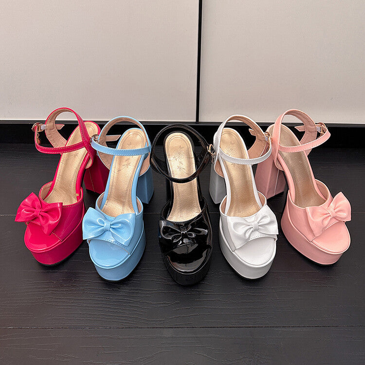 Graceful Orthopedic Sandals for Modern Look