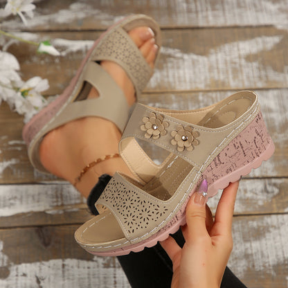 Chic Orthopedic Sandals with Unique Design