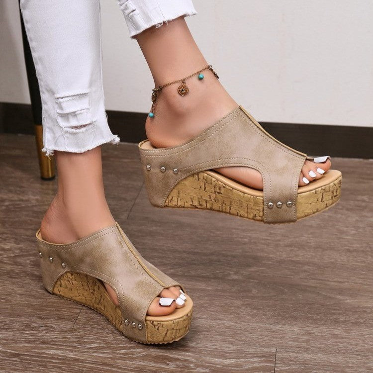 Chic Orthopedic Sandals with Unique Design