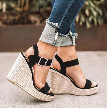 Graceful Orthopedic Sandals for Modern Look
