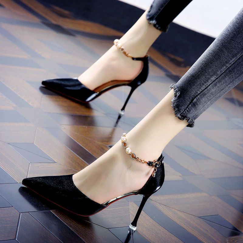 Chic Orthopedic Sandals with Unique Design