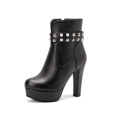 Graceful Orthopedic Boots for Modern Look