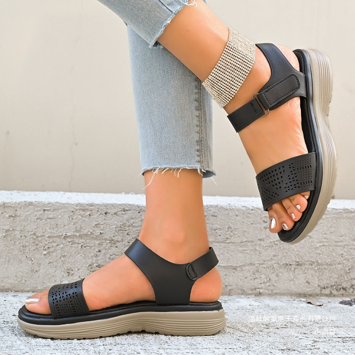 Graceful Orthopedic Sandals for Modern Look