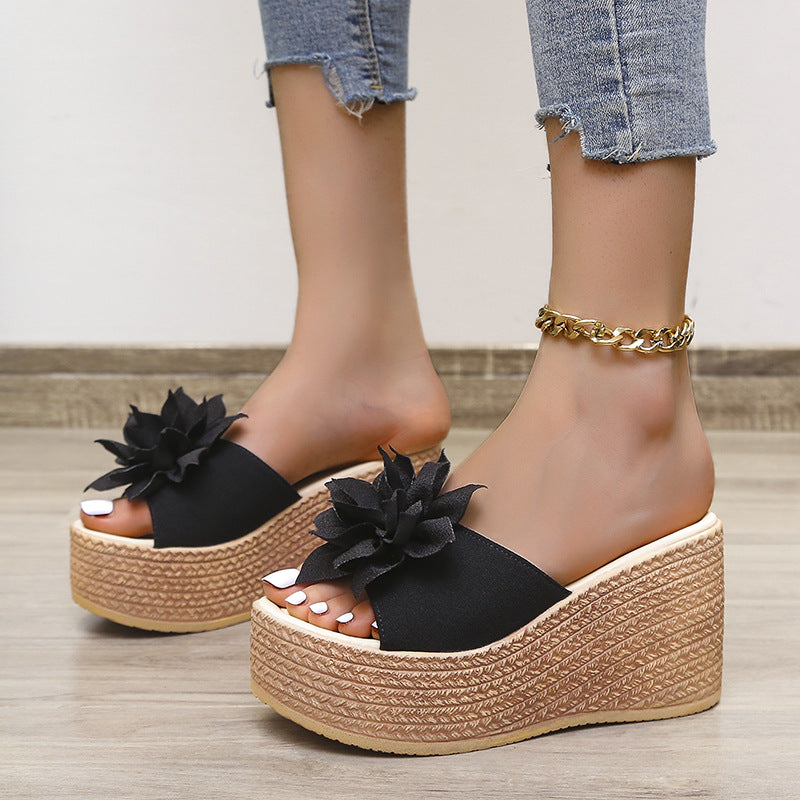 Graceful Orthopedic Sandals for Modern Look