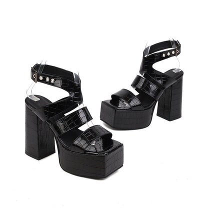 Graceful Orthopedic Sandals for Modern Look