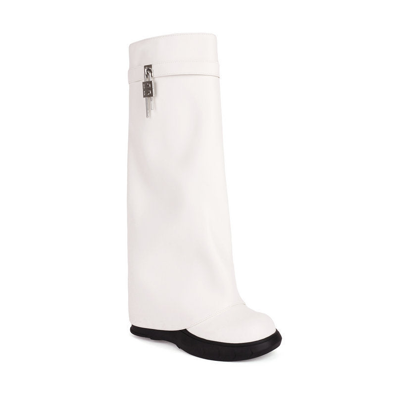 Graceful Orthopedic Boots for Modern Look