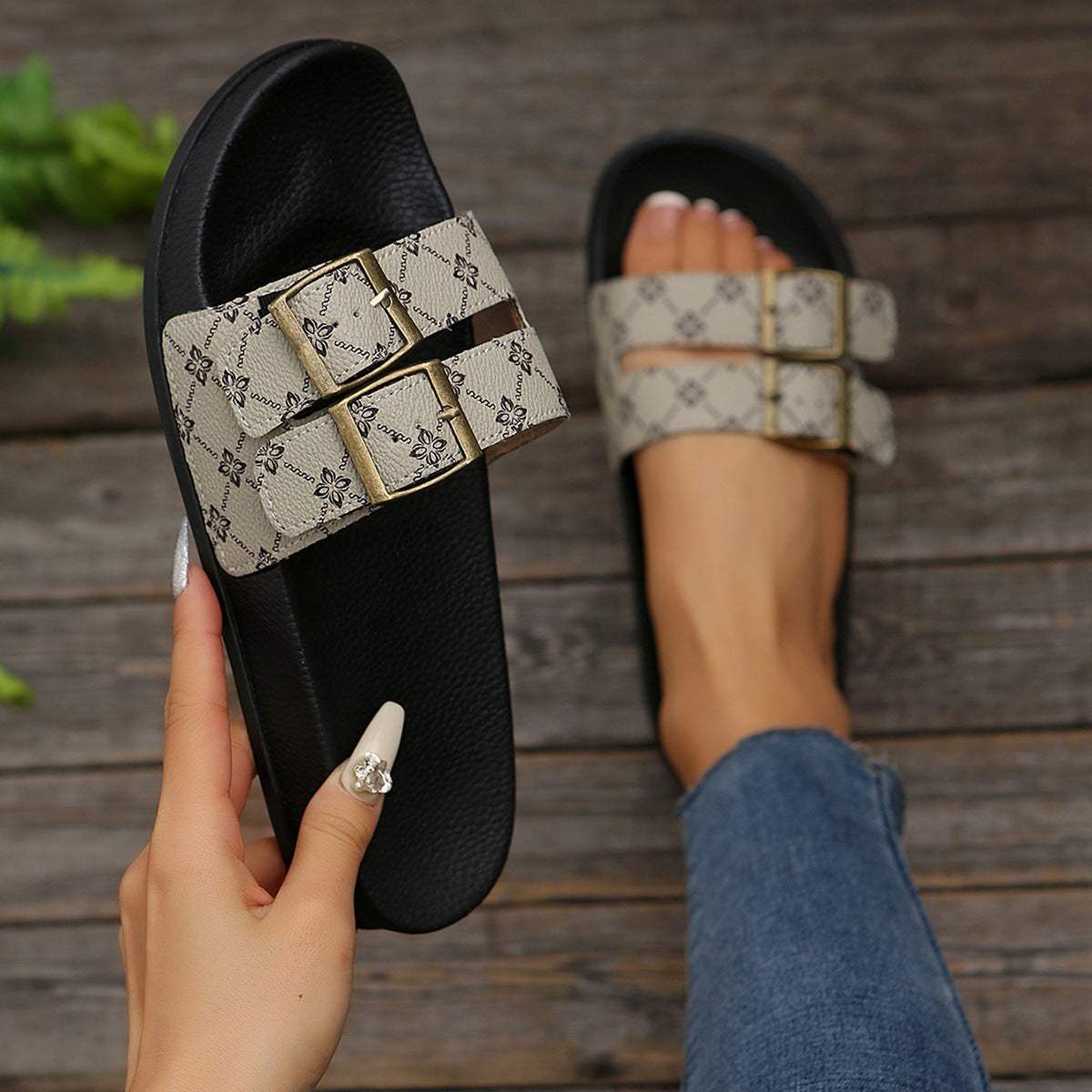 Chic Orthopedic Sandals with Unique Design