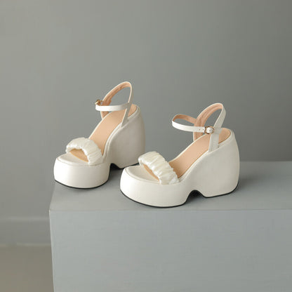 Chic Orthopedic Sandals with Unique Design