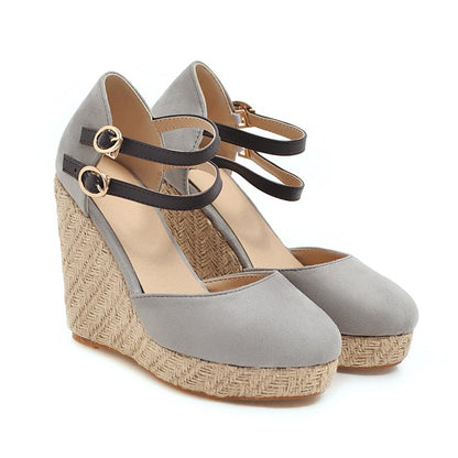 Graceful Orthopedic Sandals for Modern Look