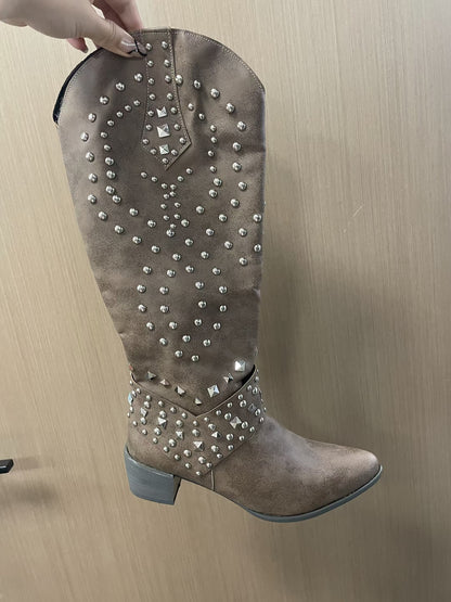 Chic Orthopedic Boots with Unique Design