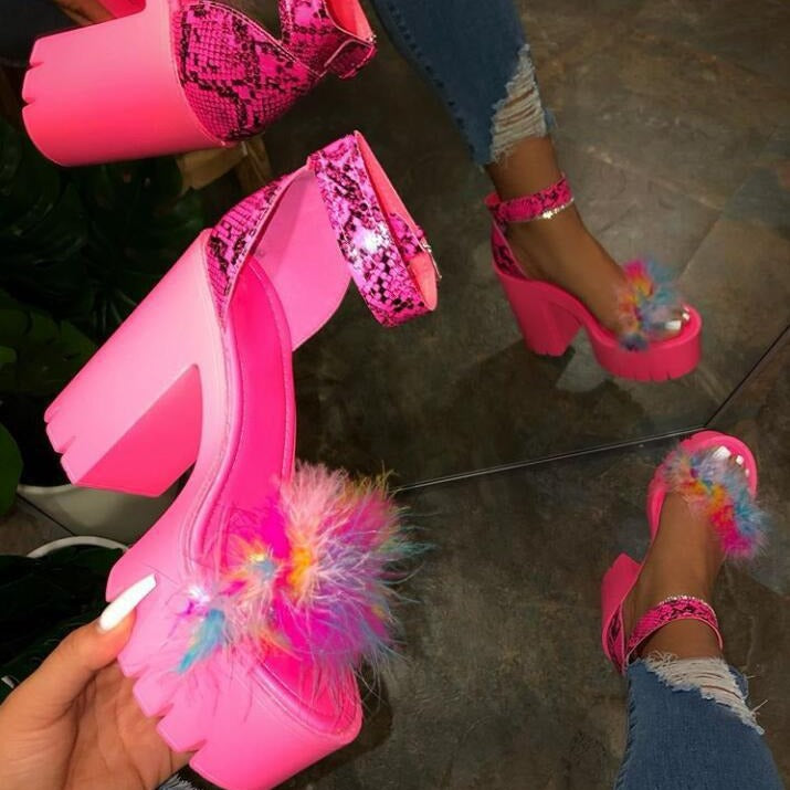 Chic Orthopedic Sandals with Unique Design
