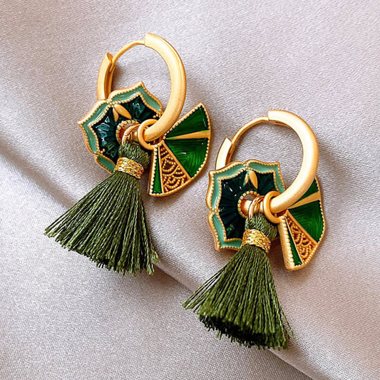 Beautiful Pearl Earring with Unique Style