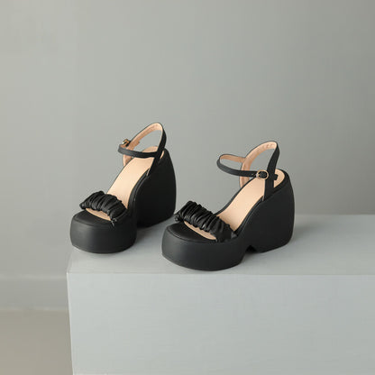 Chic Orthopedic Sandals with Unique Design